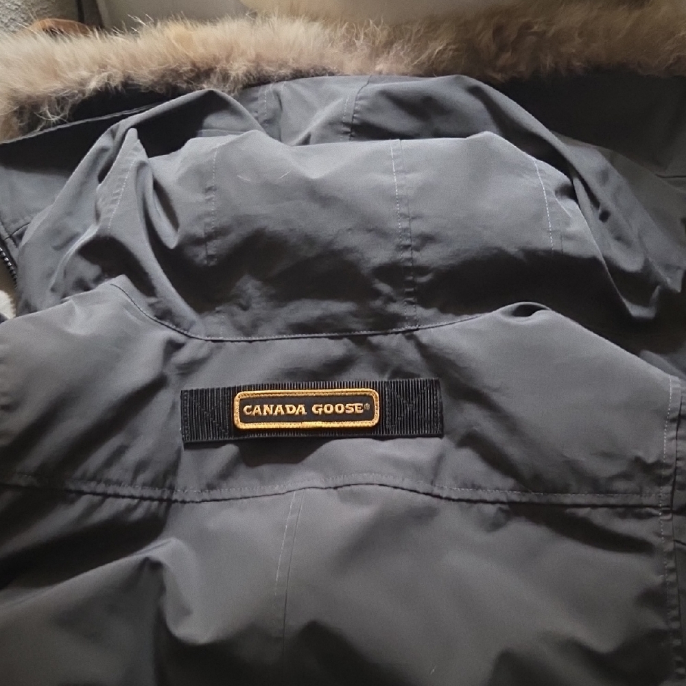 Canada Goose Men's Charcoal Puffer Jacket with Fur Hood
